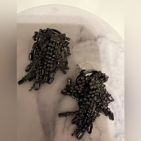 WHBM Elegant Hematite Fringe Stud Earrings - Picture 4 of 6